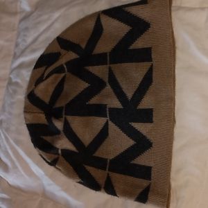 Michael Kors brown/tan beanie